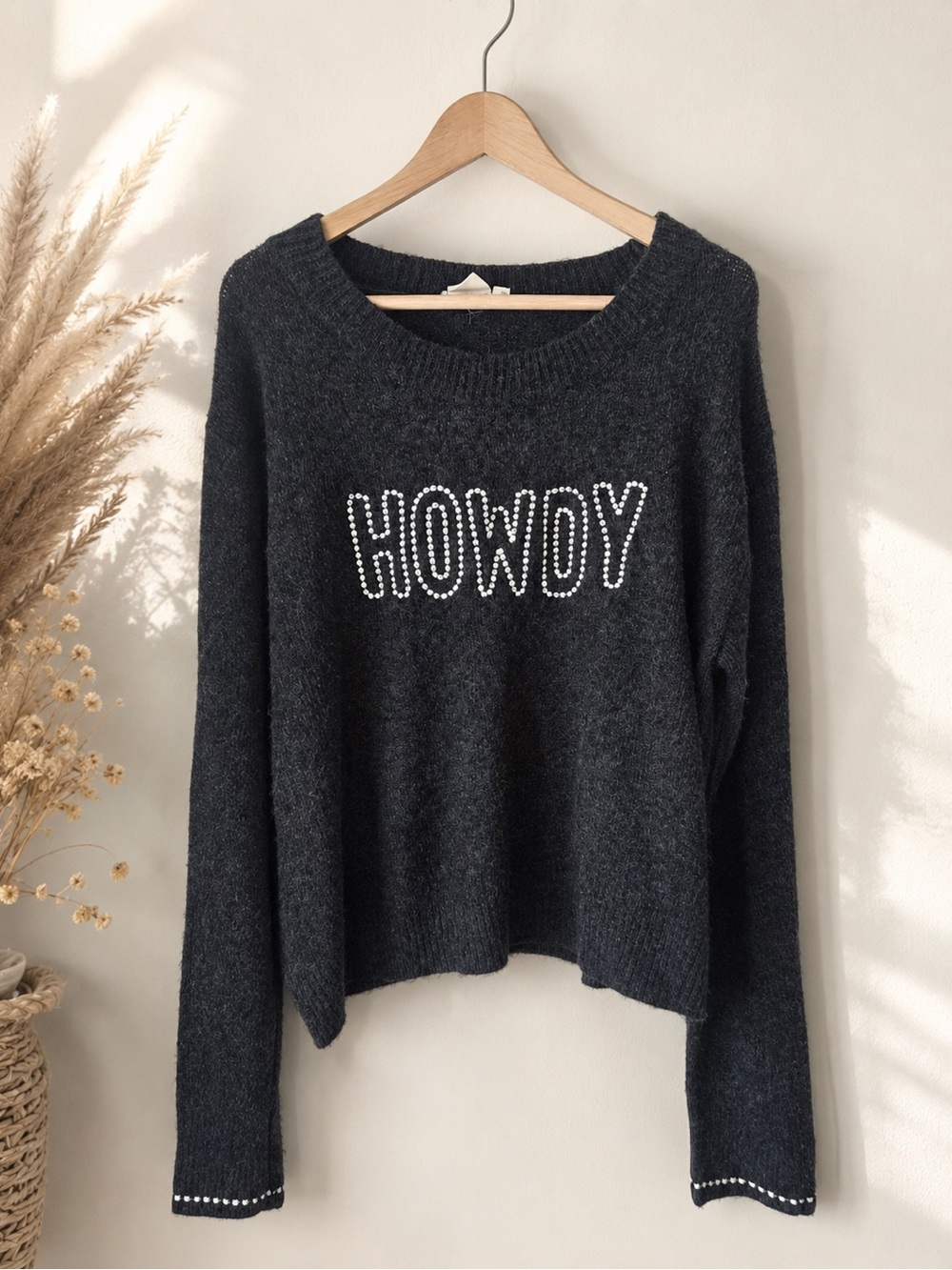 White Crow Charcoal 'HOWDY' Crewneck Knit Pullover Sweater EUC